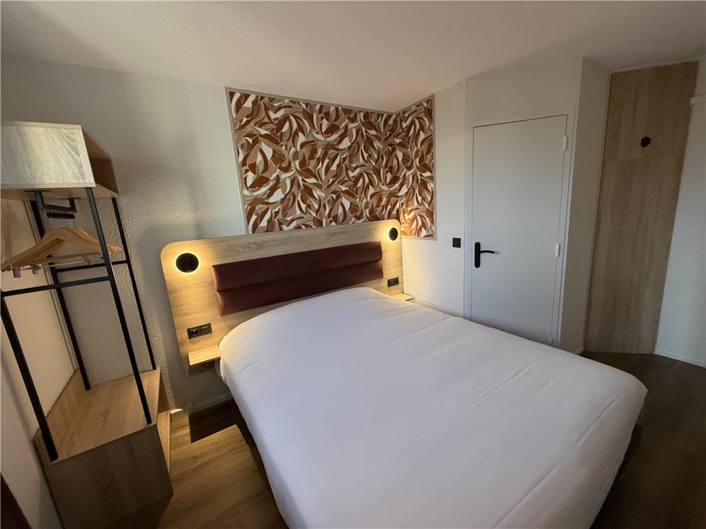 Sure Hotel by Best Western Valence Nord-guestroom-Guest Room,On-Site.jpg