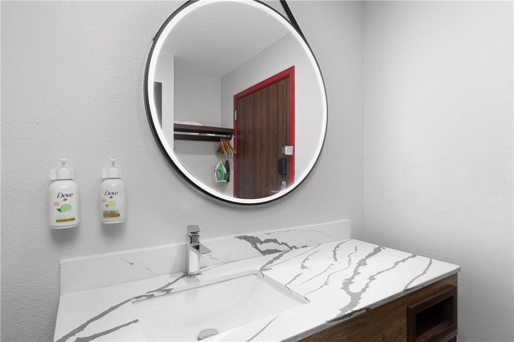 HAWTHORN EXTENDED STAY BY WYNDHAM S-guestroom-Guest Room,Bathroom,On-Site.jpg