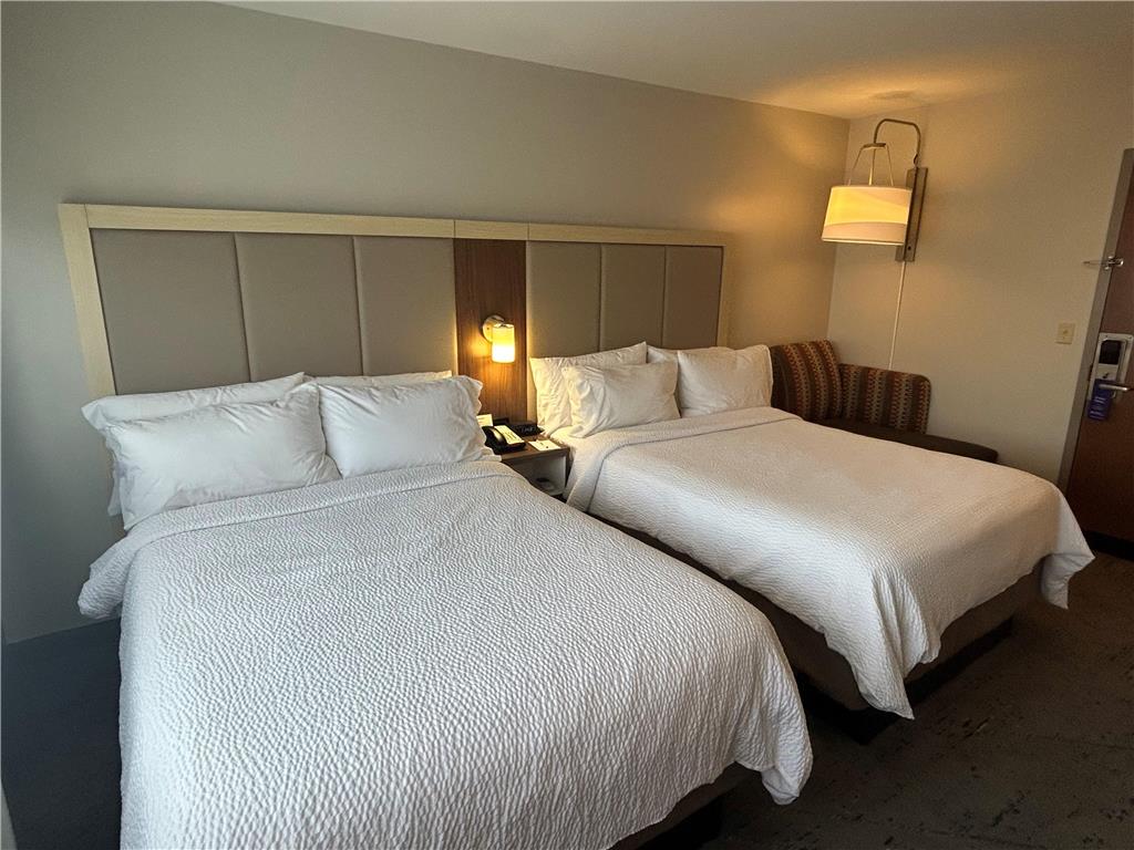 Best Western Roslyn-Long Island Hotel-guestroom-Guest Room,On-Site.jpg