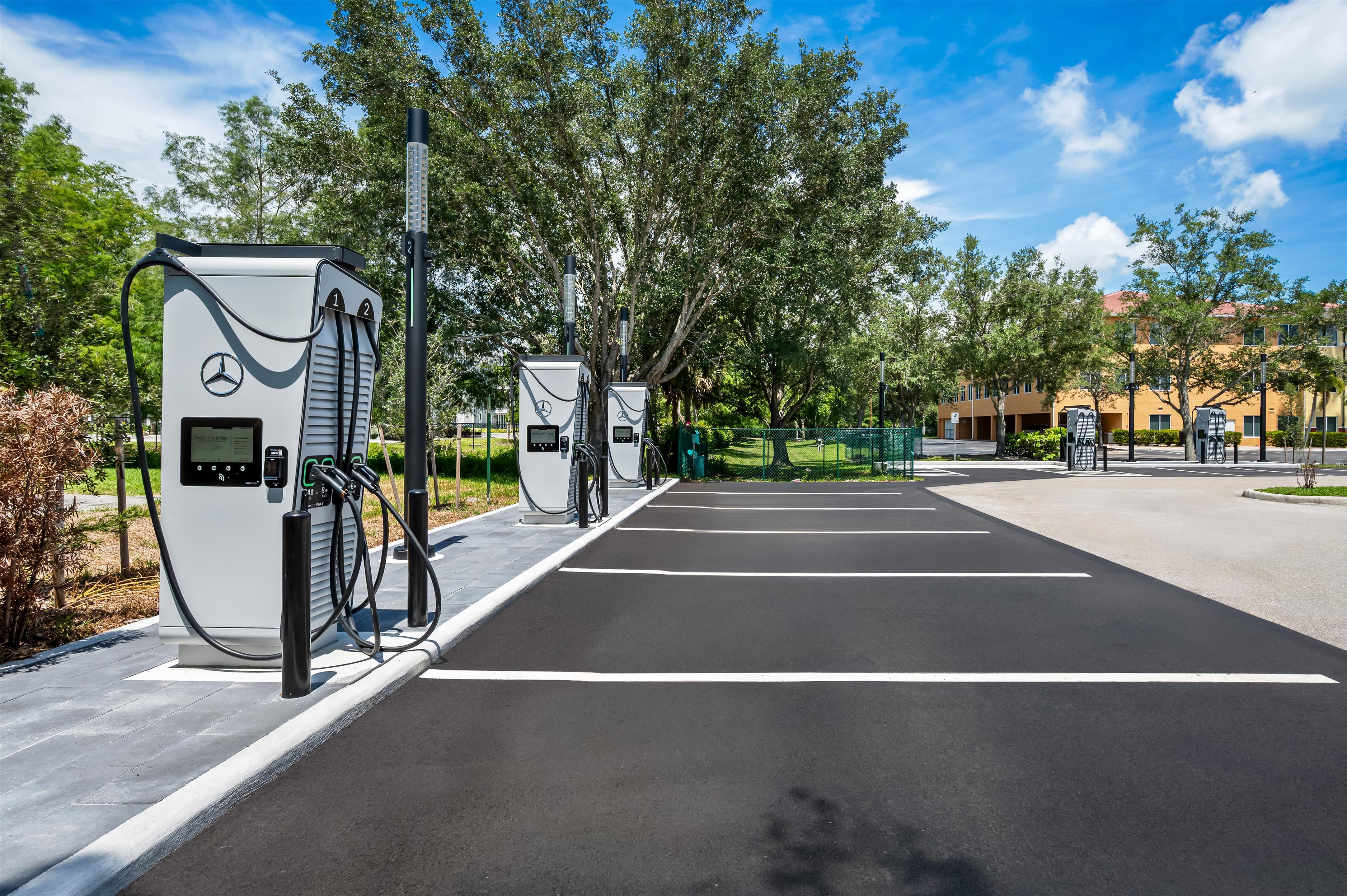 Exterior | Spark by Hilton Fort Myers