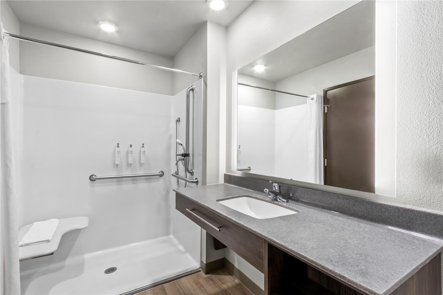 Sonesta Simply Suites Avondale-guestroom-Guest Room,Bathroom,On-Site.jpg