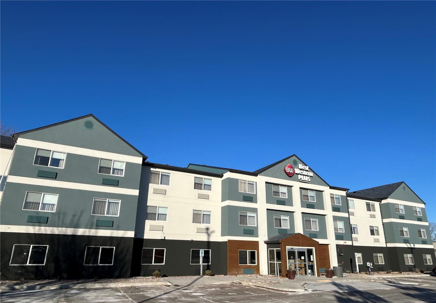 Best Western Plus Paper Valley Hotel