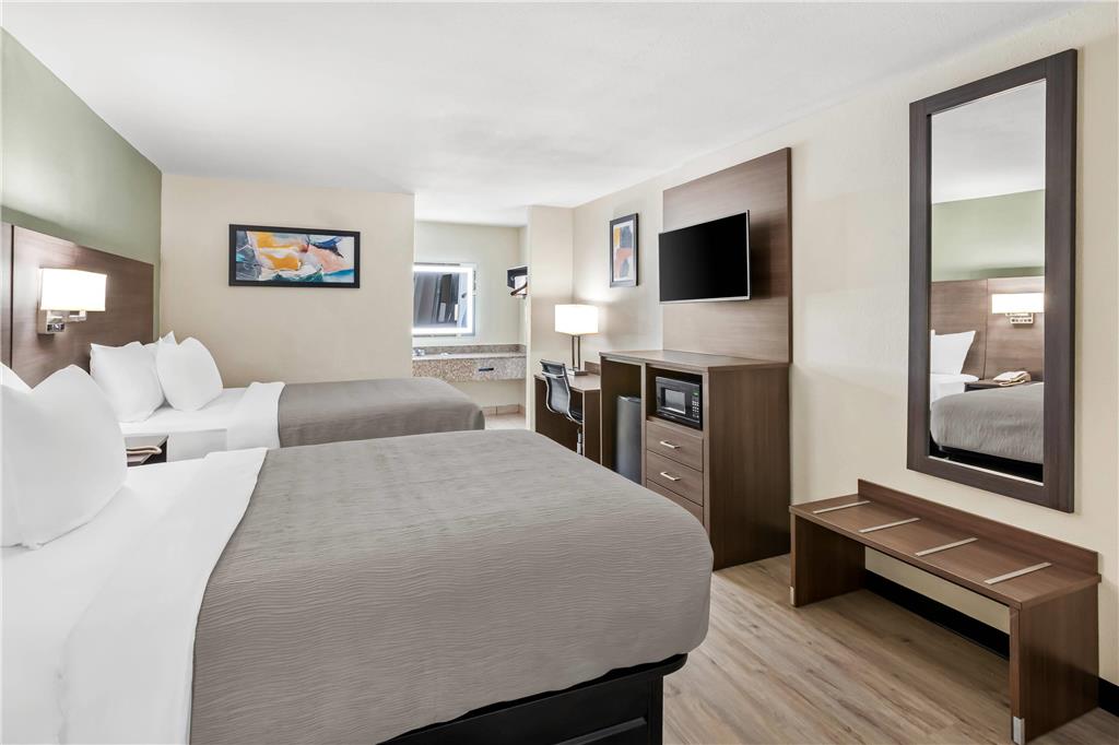 QUALITY INN HARVEY - NEW ORLEANS-guestroom-Guest Room,On-Site.jpg
