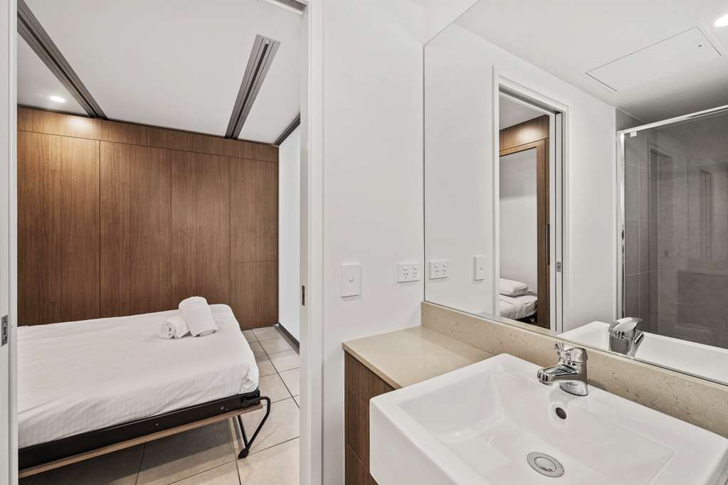 WATERLINE AT OCEANSIDE-guestroom-Guest Room,On-Site.jpg