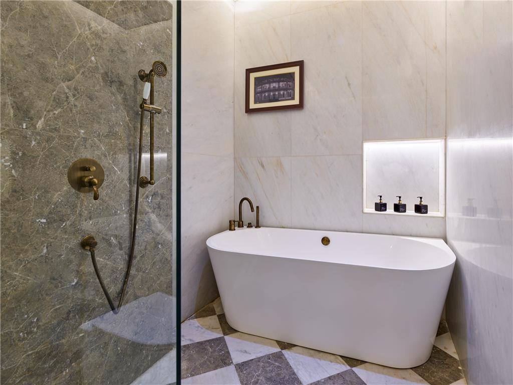SADAR MANZIL HERITAGE BY ATMOSPHERE-guestroom-Guest Room,Bathroom,On-Site.jpg