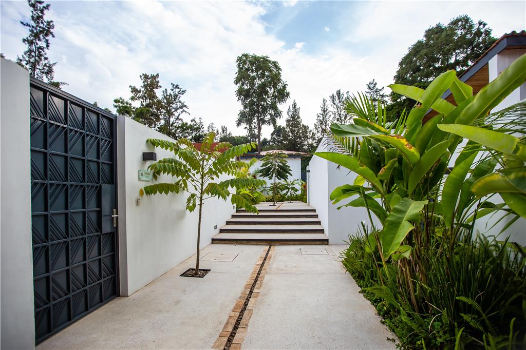 THE RETREAT-guestroom-Guest Room,Suite,On-Site.jpg