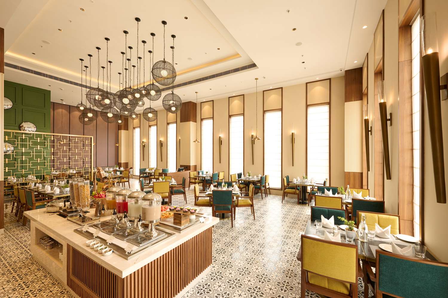 HOTEL IRIS SAROVAR PORTICO SECTOR 85 GURGAON - RESTAURANT