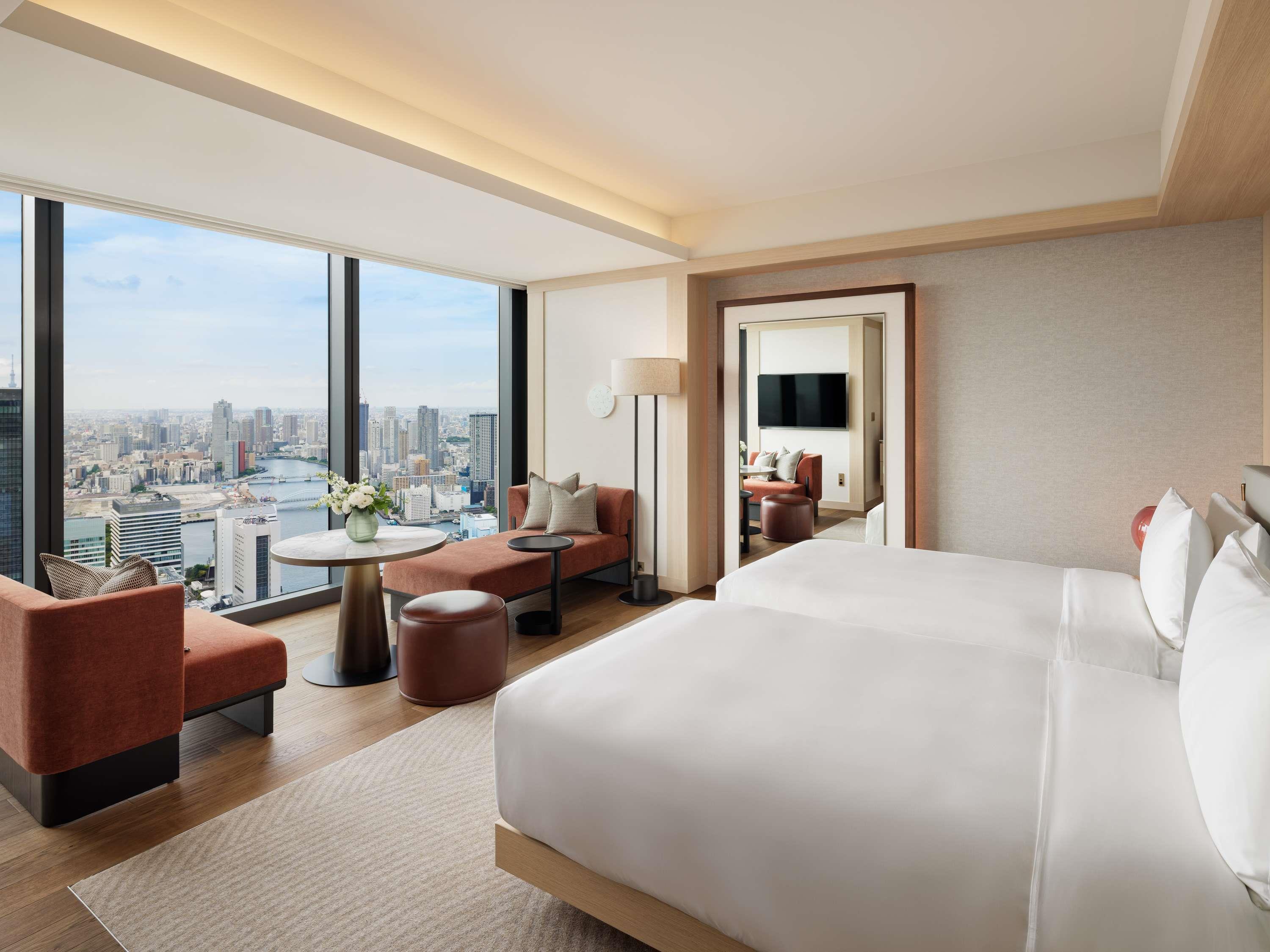 Fairmont Tokyo Room Type - SIGNATURE Twin (Two Single Beds) - spacious 59sm, Skyline view