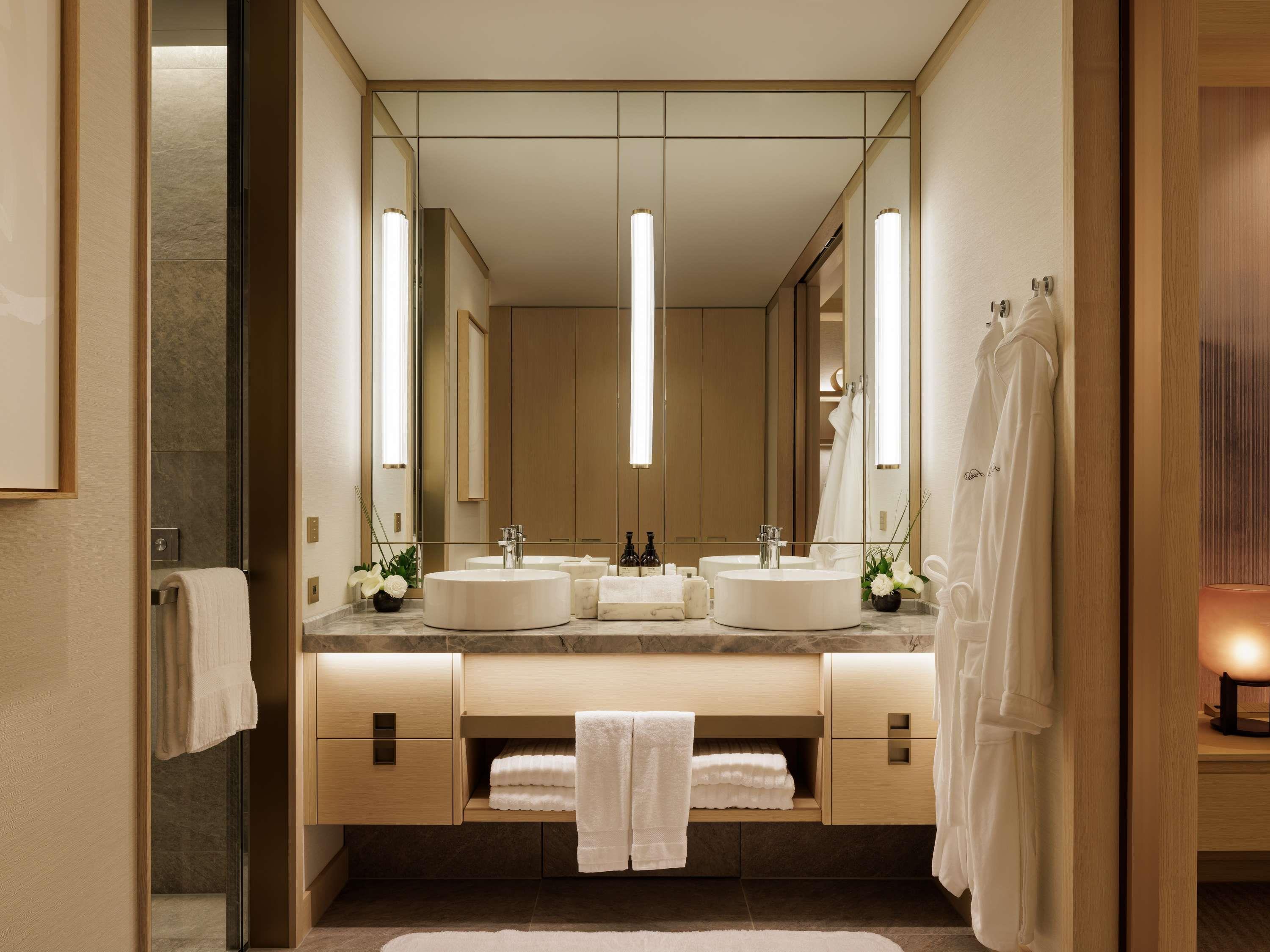 Fairmont Tokyo Room Type - FAIRMONT GOLD Tokyo Tower View Twin (Two Single Beds) - 52sm