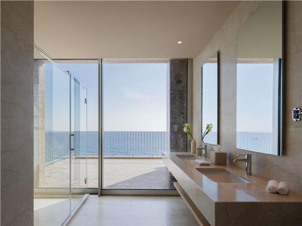 Guest Room,Suite,On-Site