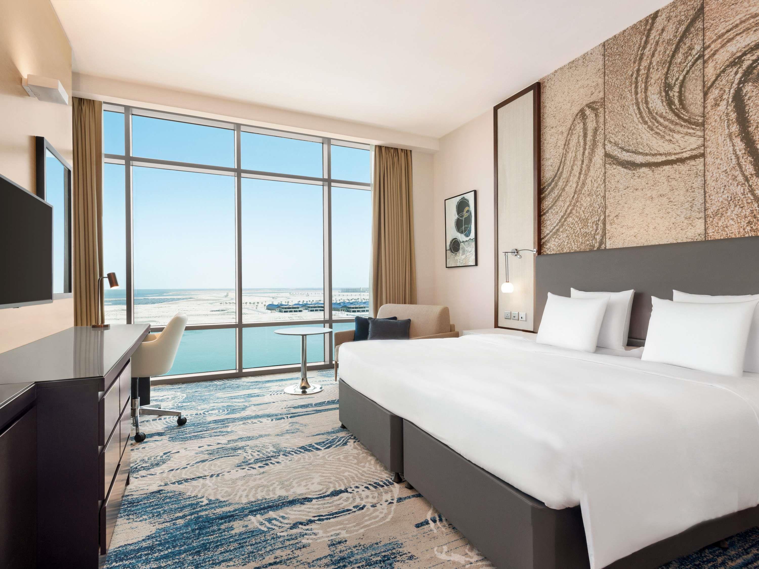 Novotel Dubai Gold District Room Type - Deluxe Room with 1 kingsize bed, Ocean side