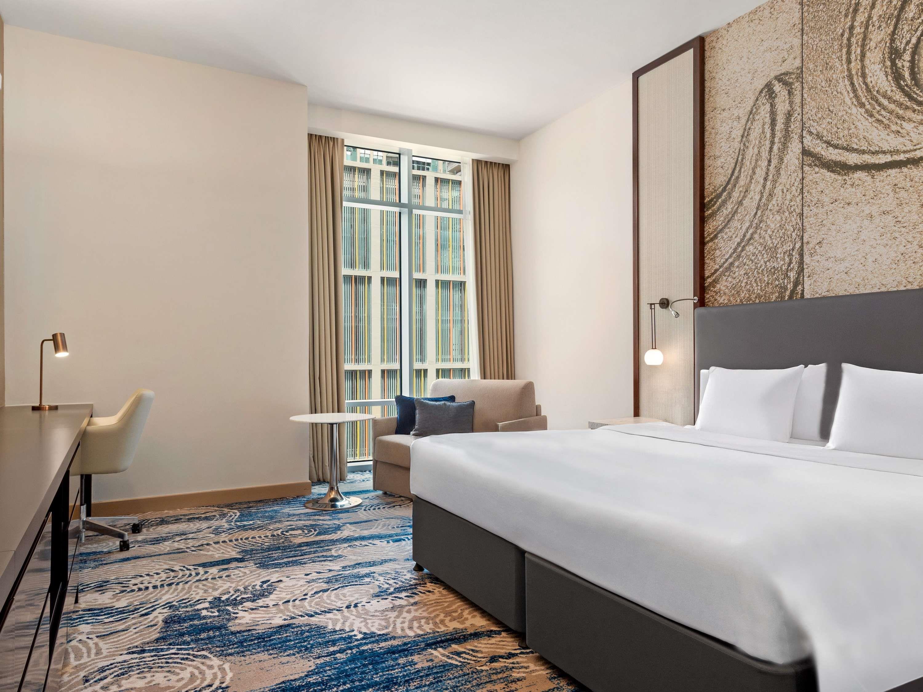Novotel Dubai Gold District Room Type - Executive Room with 1 king-size bed