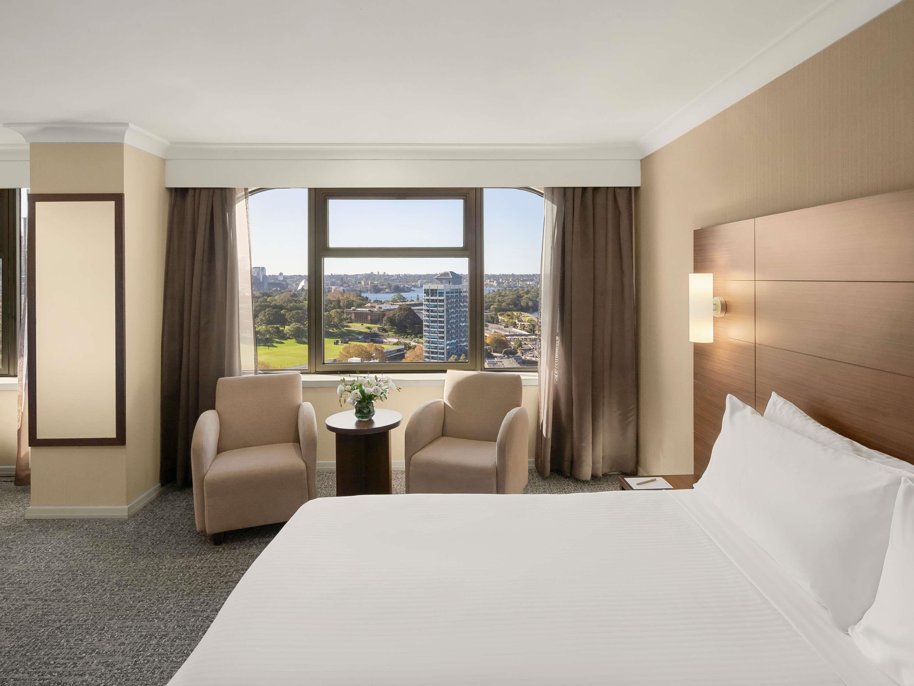 The Sydney Boulevard Hotel by Accor Room Type - Deluxe Room with 1 king-size bed Harbour view