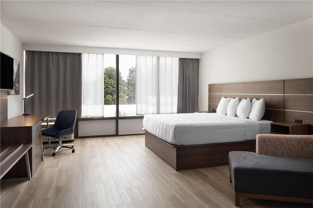BAYMONT BY WYNDHAM WILLIAMSBURG I-6-guestroom-Guest Room,Suite,On-Site.jpg