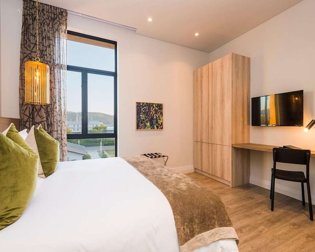 AHA THE REX-guestroom-Guest Room,On-Site.jpg