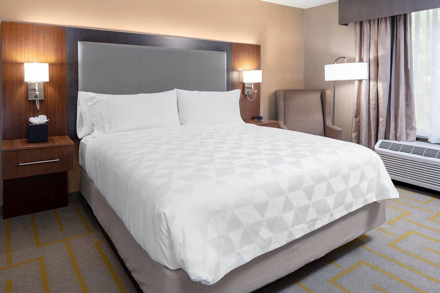 1 King Bed image