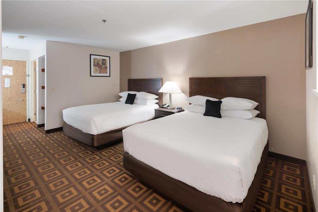 QUALITY INN & SUITES KENNEWICK TRI--guestroom-Guest Room,On-Site.jpg