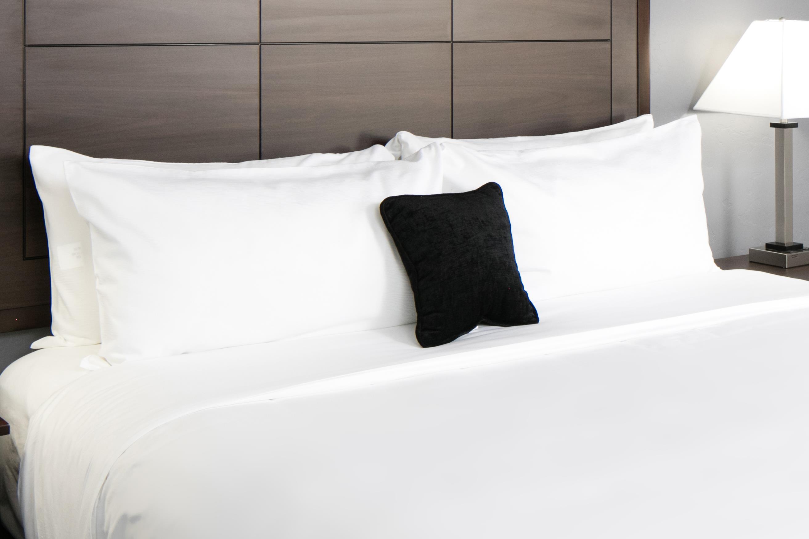 1 King Bed image