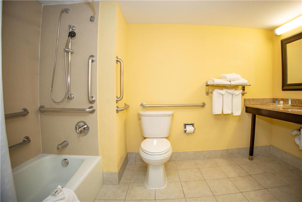 HOTEL GURNEE - UNDER RENOVATION-guestroom-Guest Room,Bathroom,On-Site.jpg