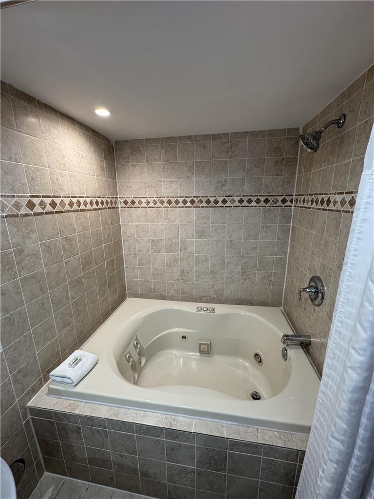 SureStay by Best Western Greenville-guestroom-Guest Room,Bathroom,Suite,On-Site.jpg