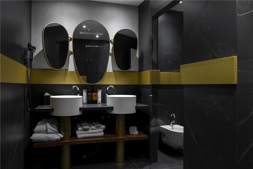 SOHO BOUTIQUE GRANADA-guestroom-Guest Room,Bathroom,On-Site.jpg