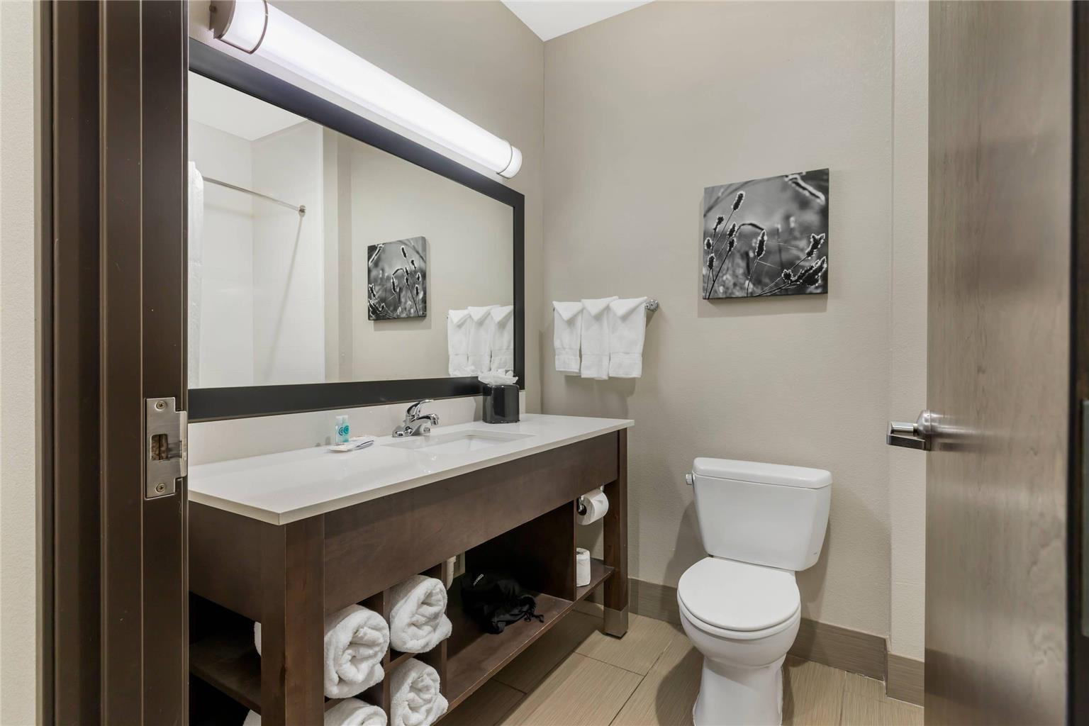 COMFORT INN AND SUITES CLAREMORE-guestroom-Guest Room,Bathroom,On-Site.jpg