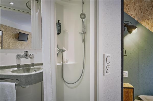 Guest Room,Bathroom,On-Site