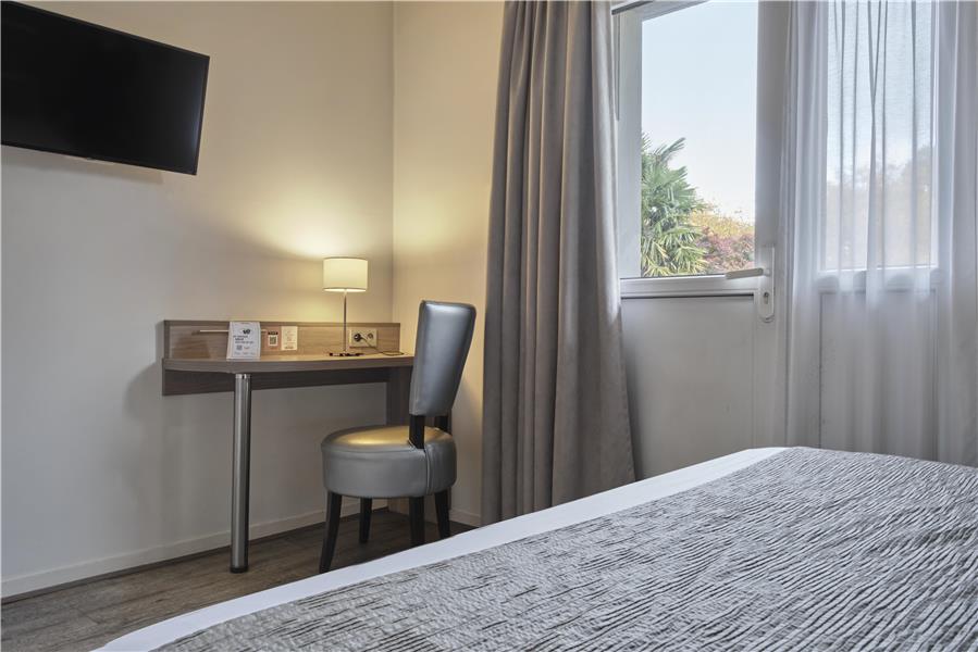 Guest Room,Guest Room Amenity,On-Site