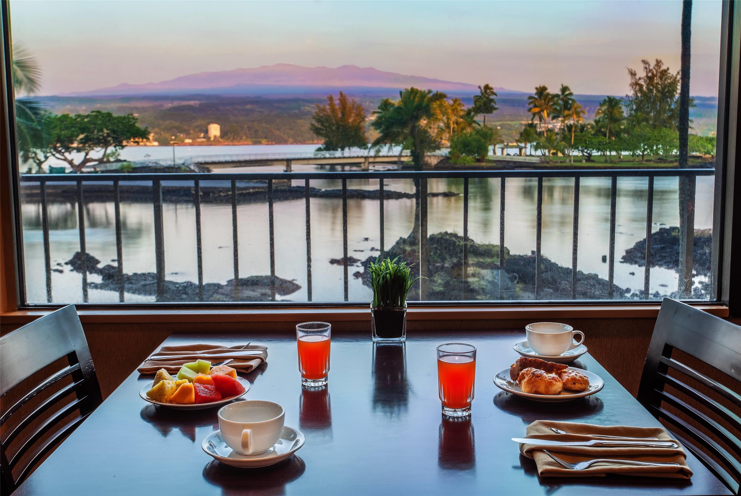 Restaurant | Hilo Hawaiian Hotel, Trademark Collection by Wyndham
