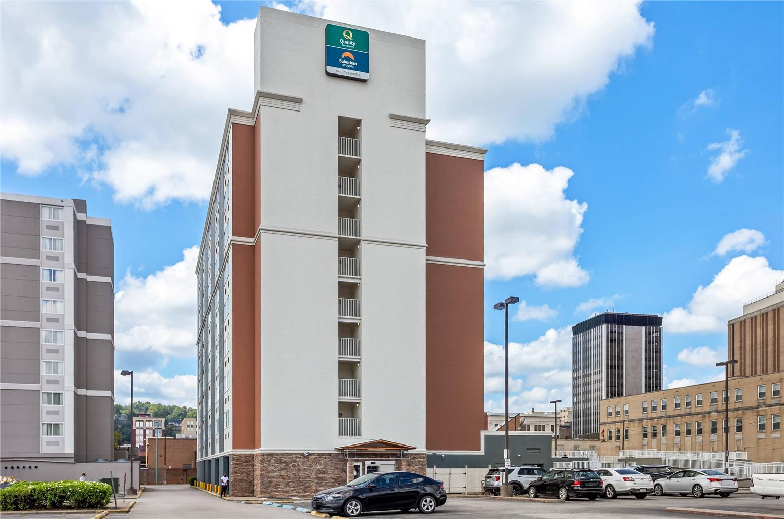 Quality Inn & Suites Charleston Plaza