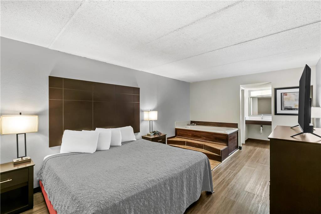 ECONO LODGE HELEN-guestroom-Guest Room,Suite,On-Site.jpg