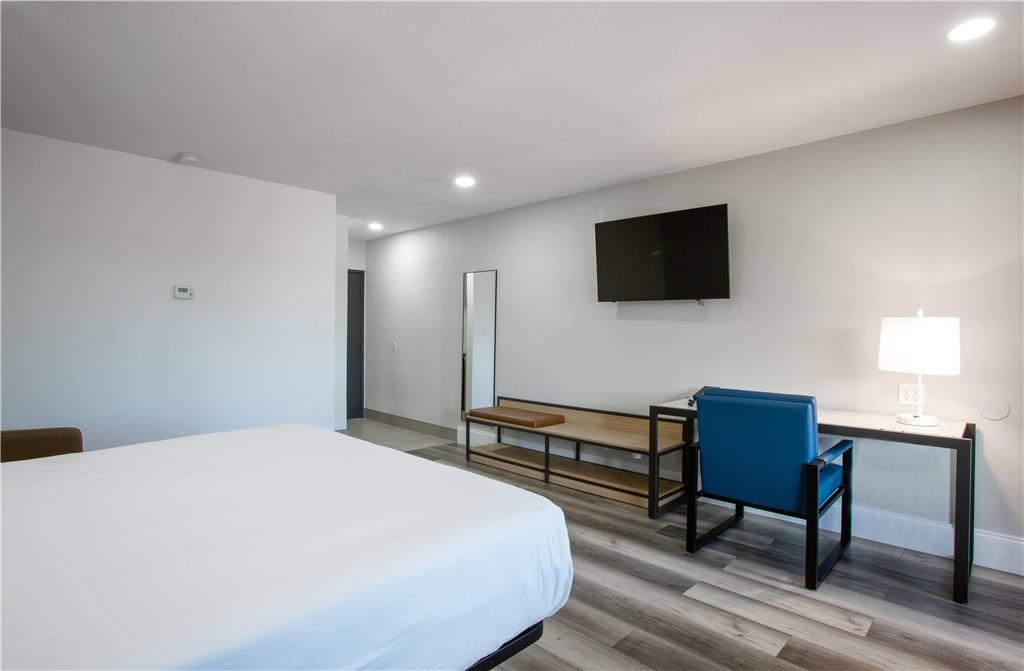 HOTEL ELEV8 FLAGSTAFF TRDMRK-guestroom-Guest Room,On-Site.jpg