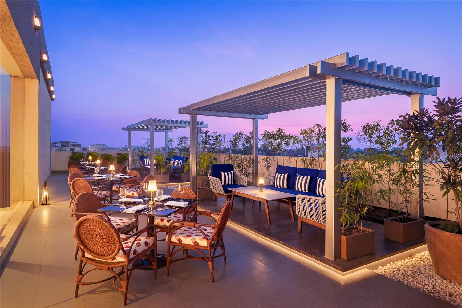 HOTEL SAROVAR PORTICO HANUMANGARH - SPHMH  Bar