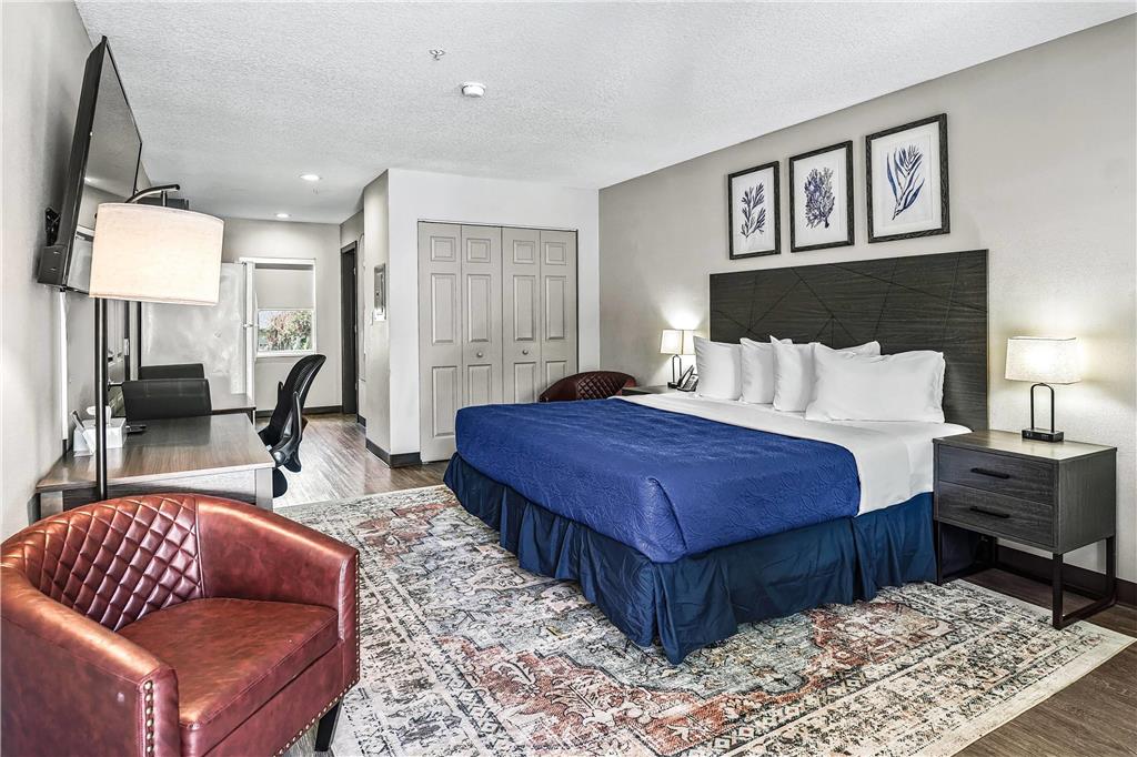 BAYMONT BY WYNDHAM OCALA SUITES-guestroom-Guest Room,On-Site.jpg