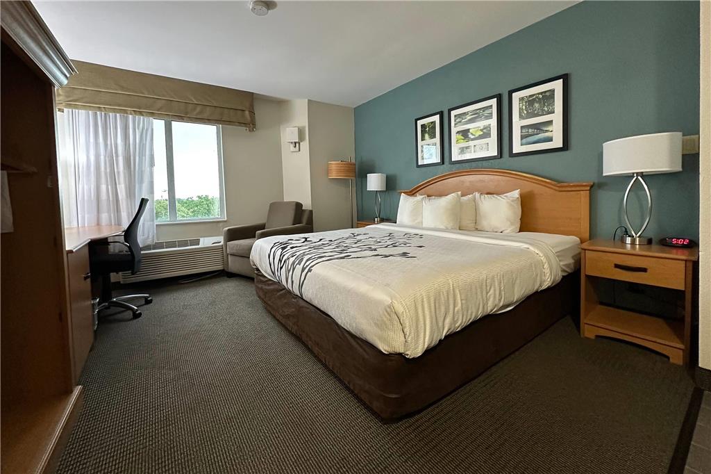BAYMONT BY WYNDHAM SLIDELL-guestroom-Guest Room,On-Site.jpg
