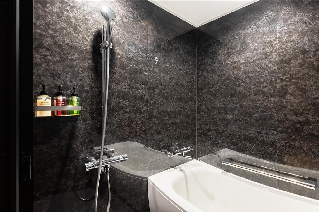 Hotel Hankyu GRAN RESPIRE OSAKA-guestroom-Guest Room,Bathroom,On-Site.jpg