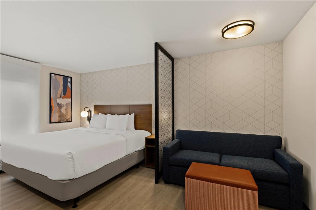 EVERHOME SUITES STOCKBRIDGE ATLANTA-guestroom-Guest Room,On-Site.jpg
