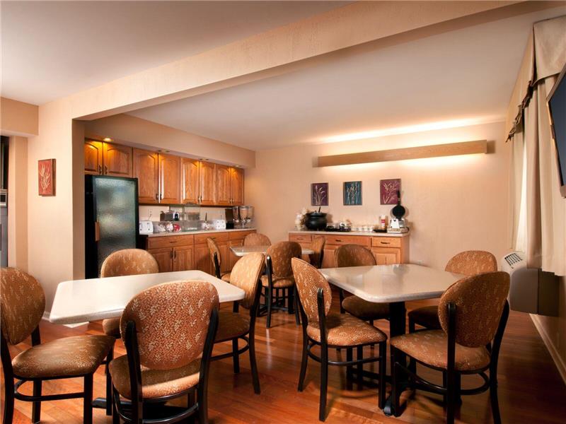 Guest Room,Guest Room Amenity,Kitchen/Kitchenette,On-Site