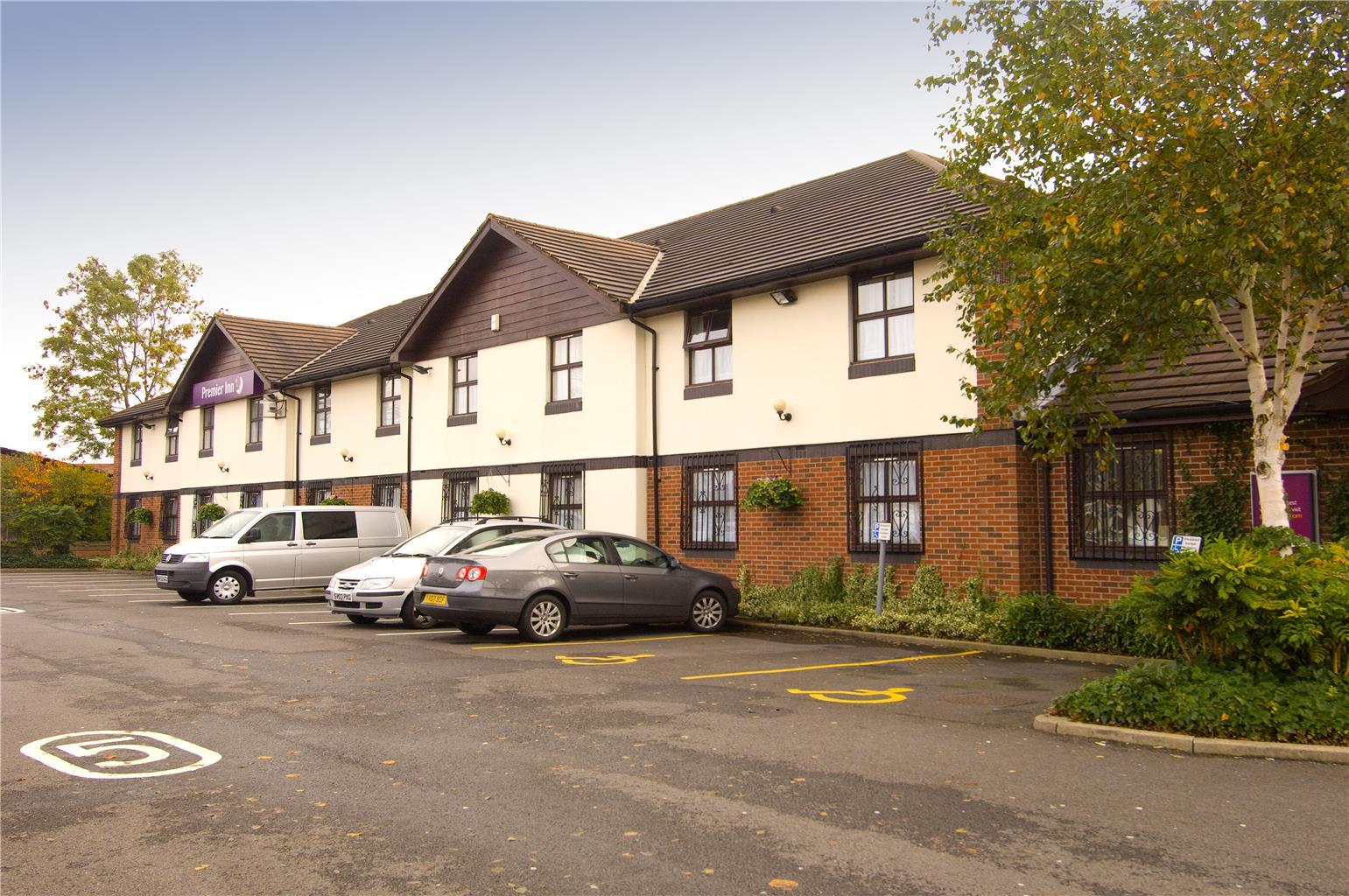 Premier Inn Oldham (Broadway)