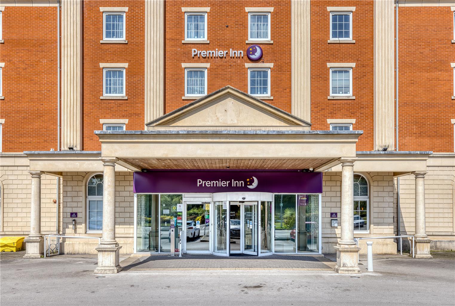 Premier Inn Manchester Trafford Centre W