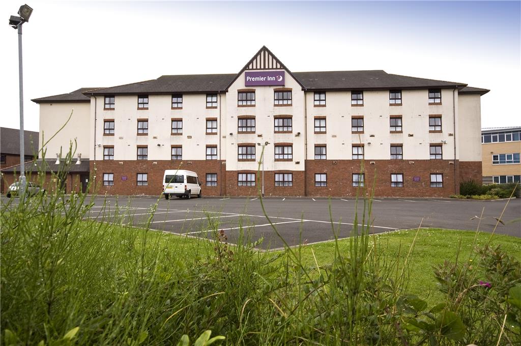 Premier Inn Glasgow Stepps (M80, J3)
