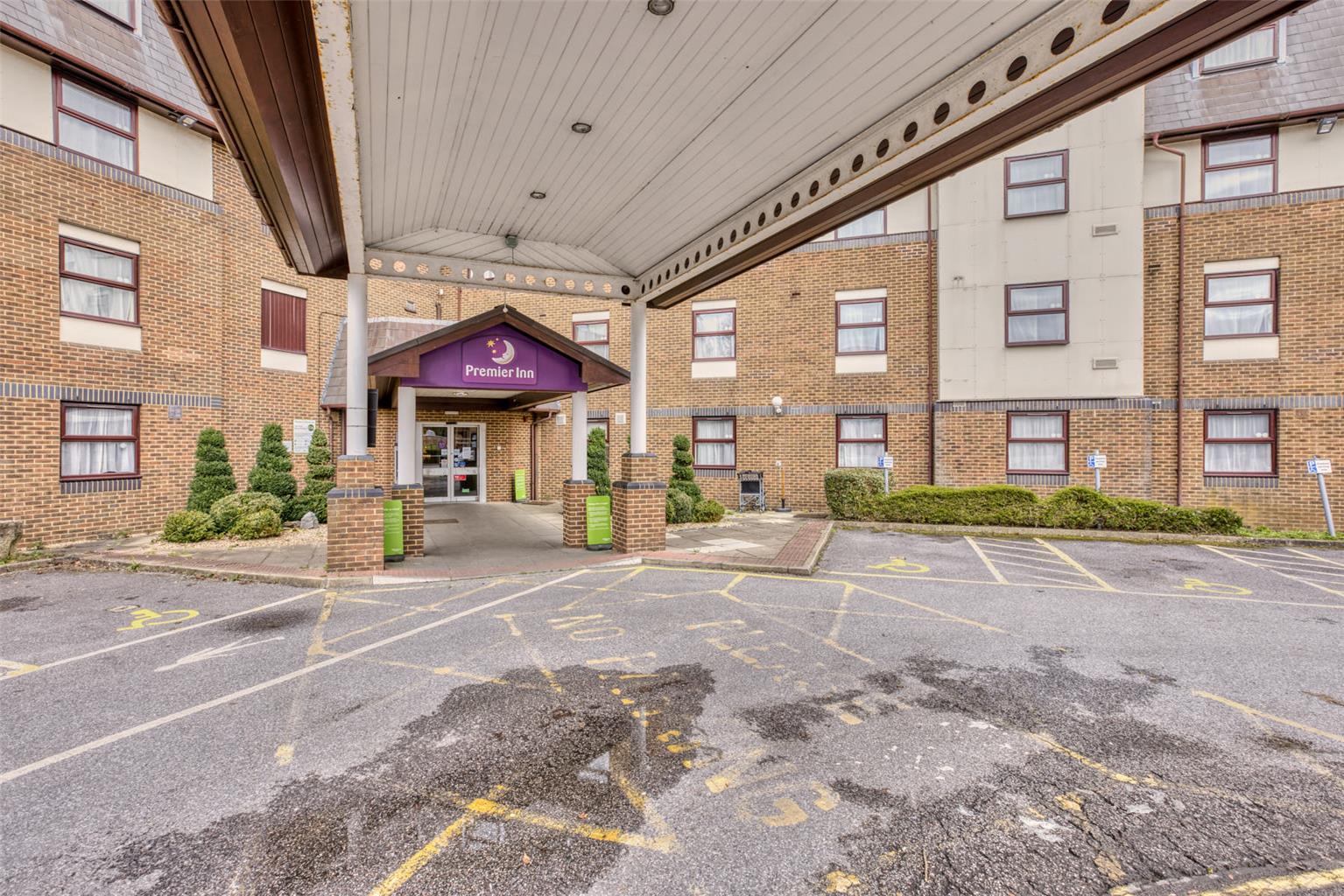 Premier Inn London Gatwick Airport (A23)