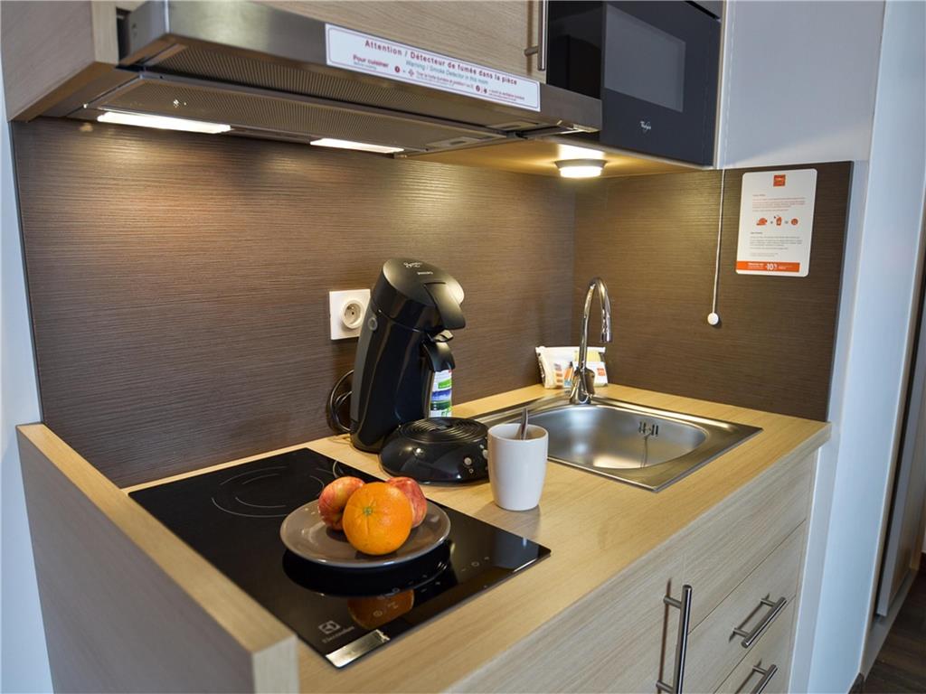 DE BONLIEU-guestroom-Guest Room,Guest Room Amenity,On-Site.jpg
