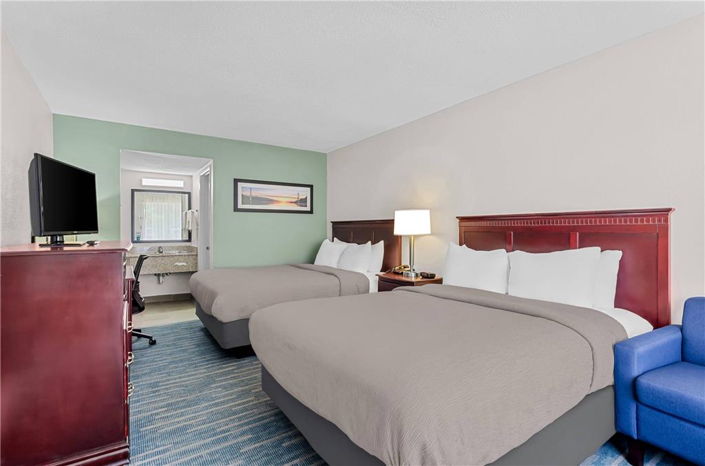 QUALITY INN LEXINGTON-guestroom-Guest Room,On-Site.jpg