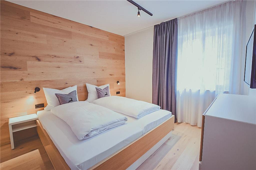 MARIANDL IM OBERWIRT-guestroom-Guest Room,On-Site.jpg