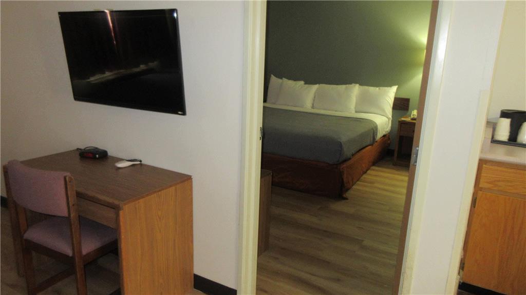 QUALITY INN BEAVER I-15-guestroom-Guest Room,Suite,On-Site.jpg