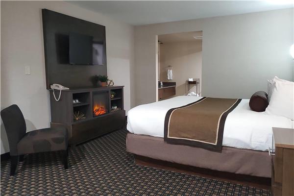 1 King Bed, Premier Suite, Non-Smoking