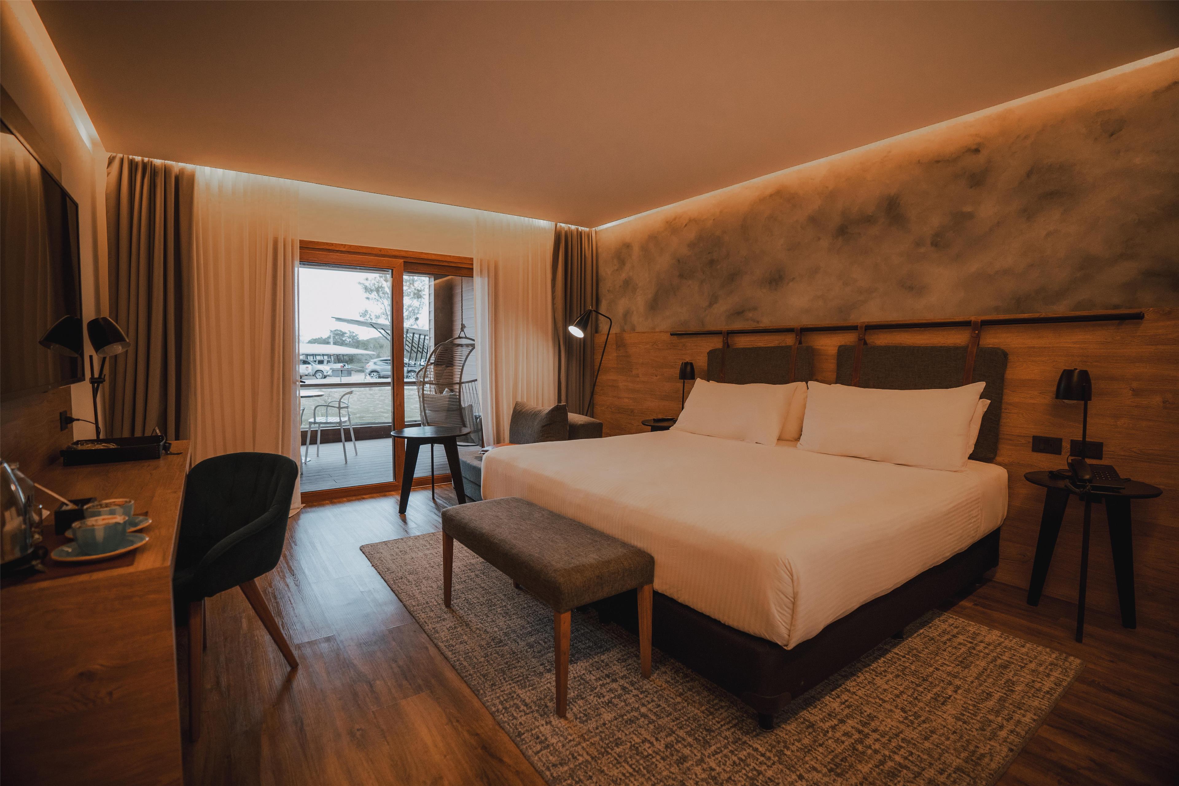 Deluxe Junior Suite image