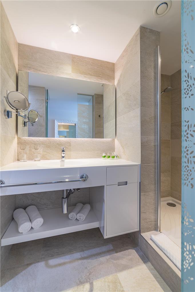 AMADRIA PARK HOTEL IVAN-guestroom-Guest Room,Bathroom,On-Site.jpg