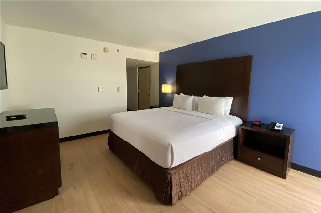 WYNDHAM NOLA AIRPORT-guestroom-Guest Room,Suite,On-Site.jpg